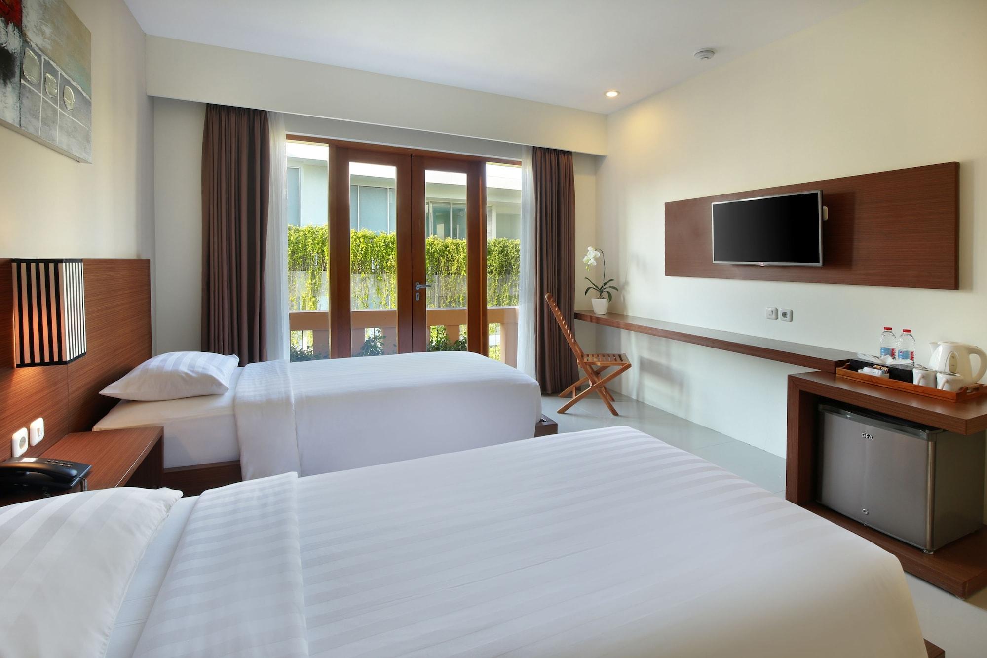 Bali Chaya Hotel Legian Exterior photo