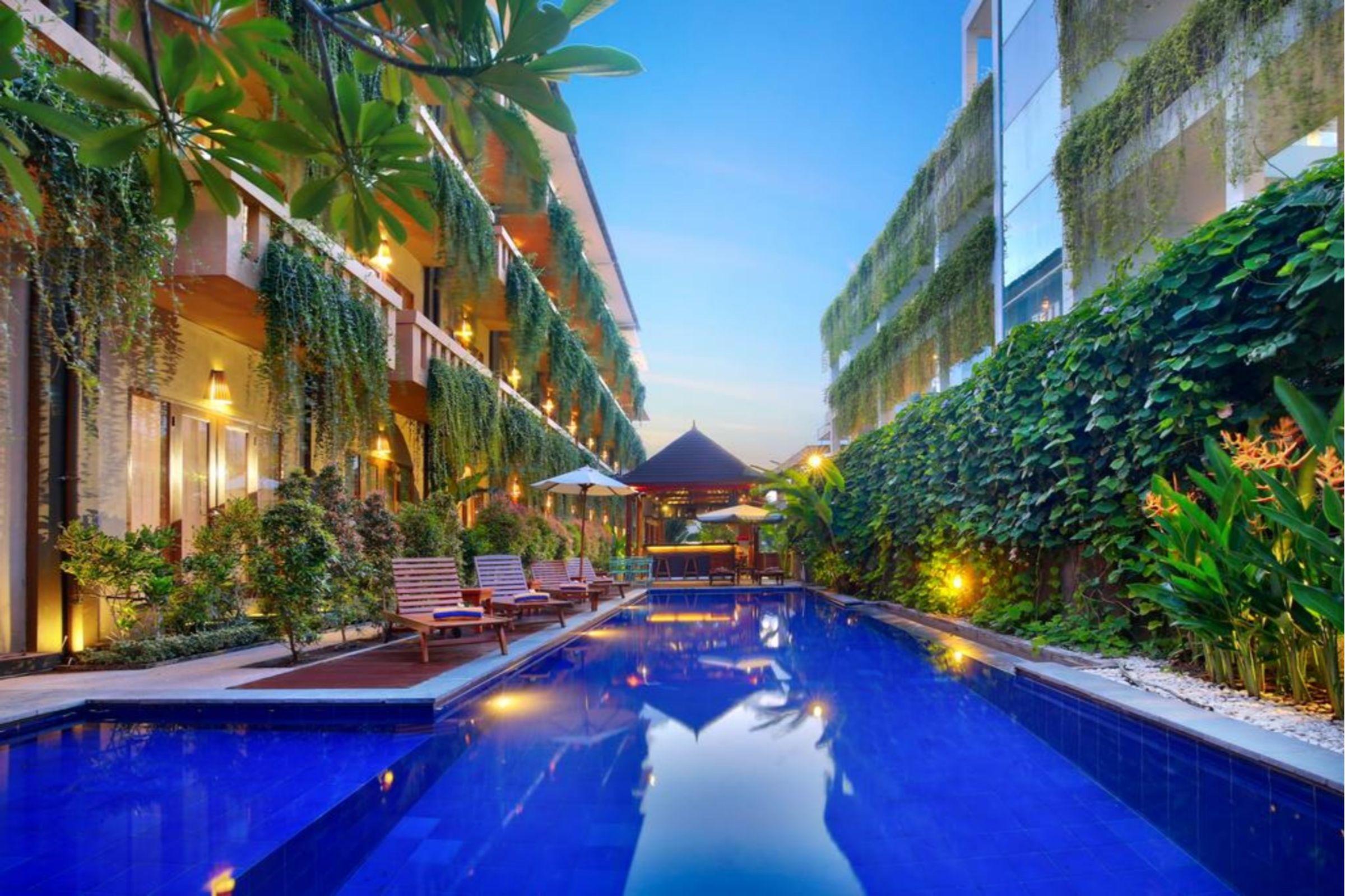 Bali Chaya Hotel Legian Exterior photo