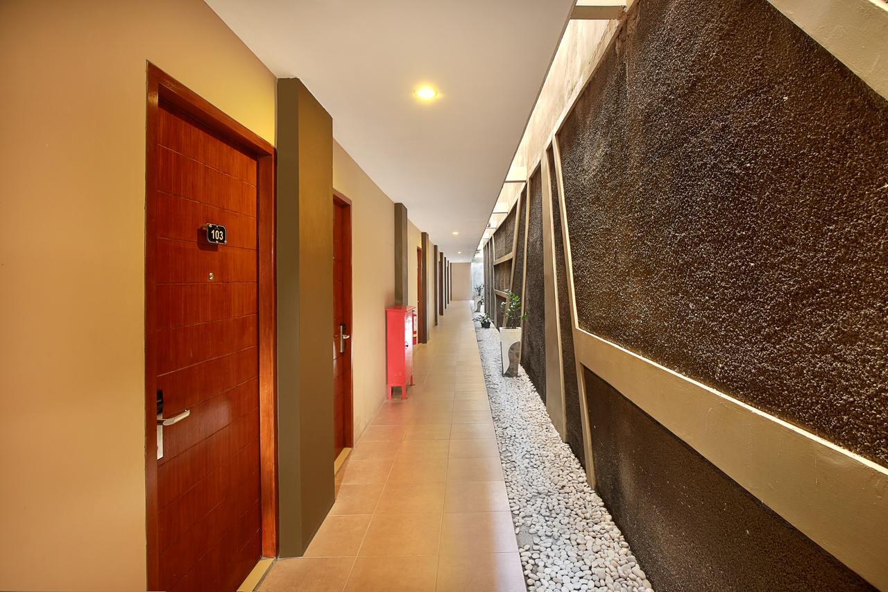 Bali Chaya Hotel Legian Exterior photo